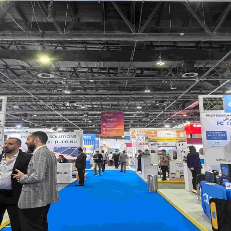 InterSolar Oriente Médio 2025 | PandaSolar apresentou soluções de montagem inteligentes em Dubai